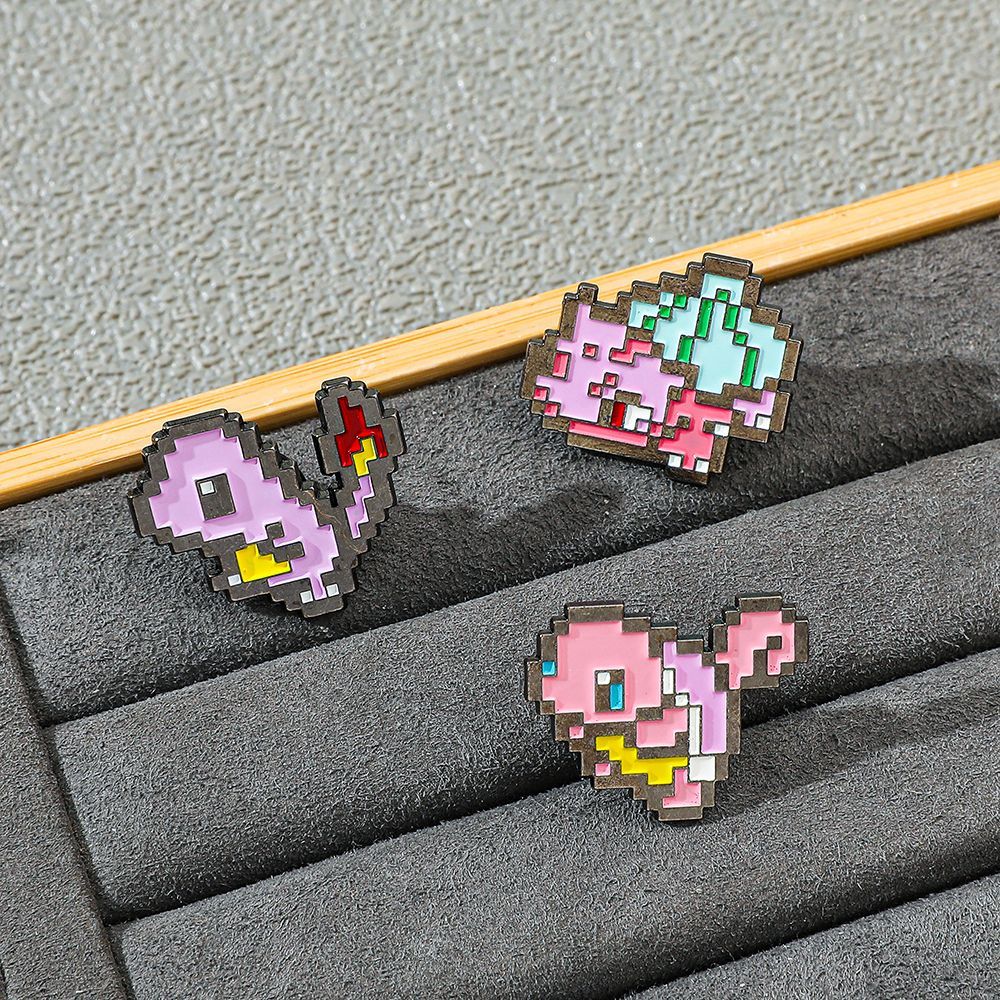 Embroidery Textile - Metalowa emaliowana przypinka Pokemon z mozaiką