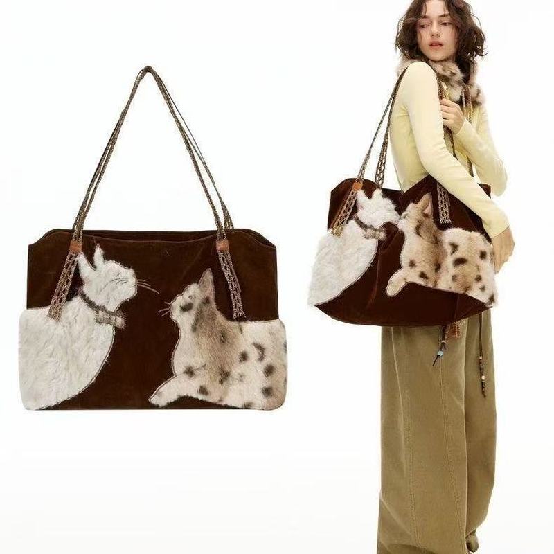 Embroidery Texture - Urocza torba typu tote z motywem
