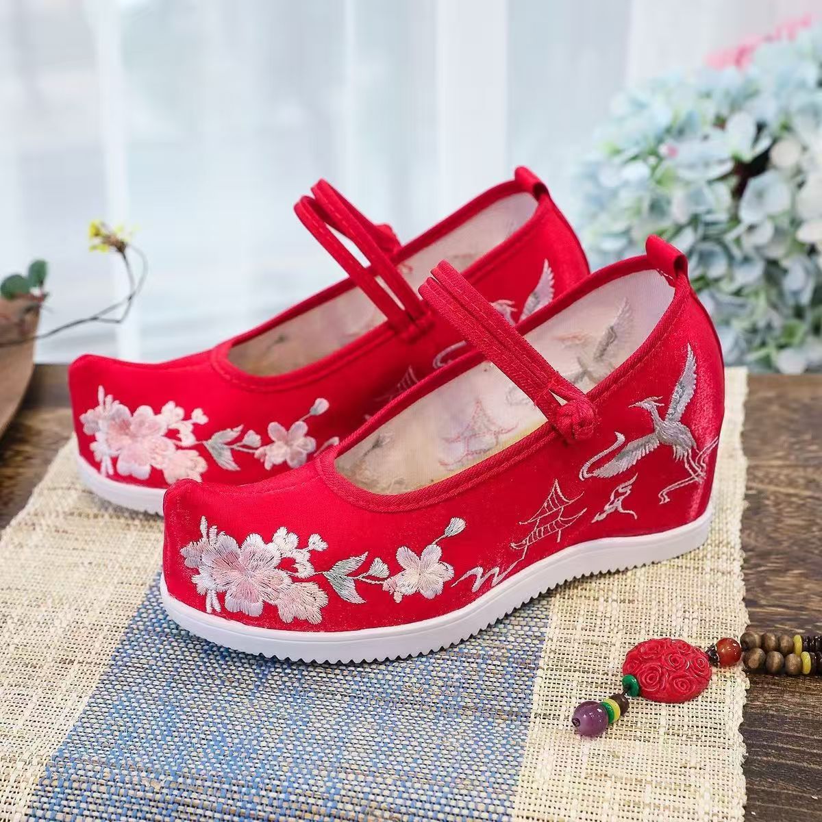 Embroidery Shoes - Damskie buty z haftem wewnątrz, gruba