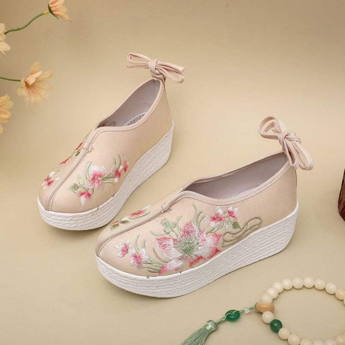 Damskie etniczne buty na kotur – Embroidery Shoes recenzja i cena