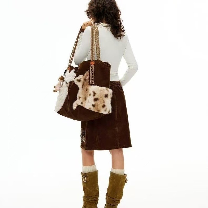 Urocza torba typu tote z motyw – Embroidery Texture recenzja i cena