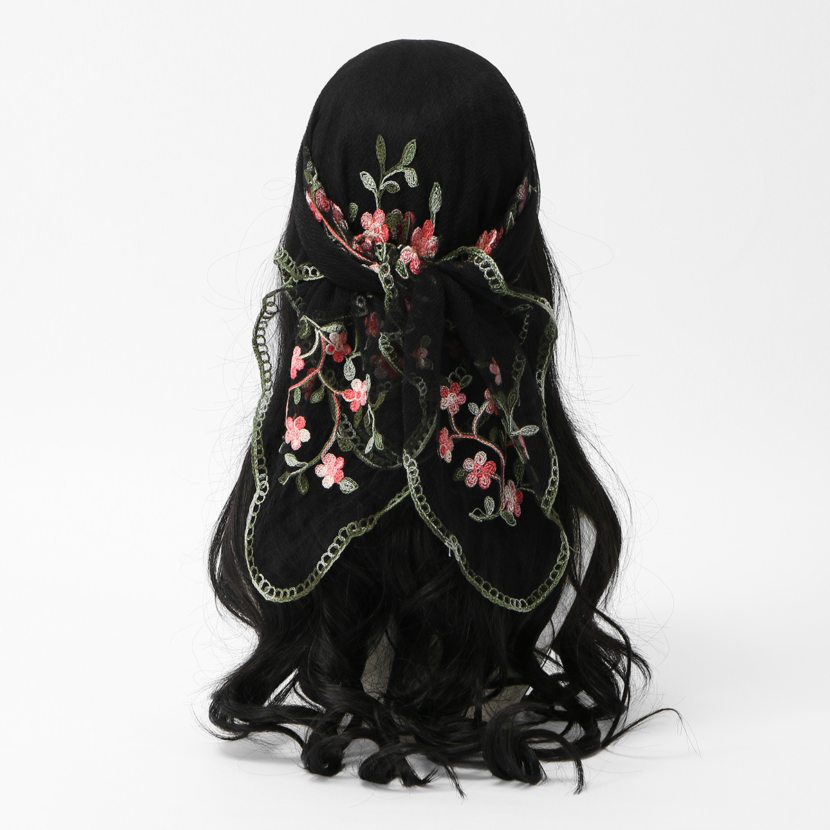 Kwadratowa chusta z haftem kwi – Embroidery Zara recenzja i cena