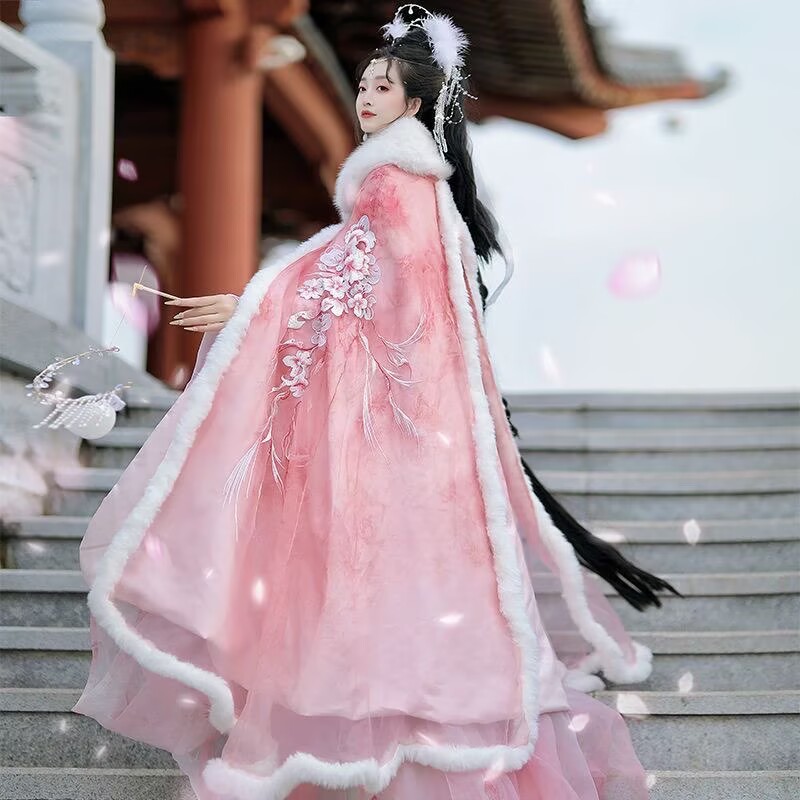 Różowo-czerwona sukienka Hanfu – Embroidery Xmas recenzja i cena